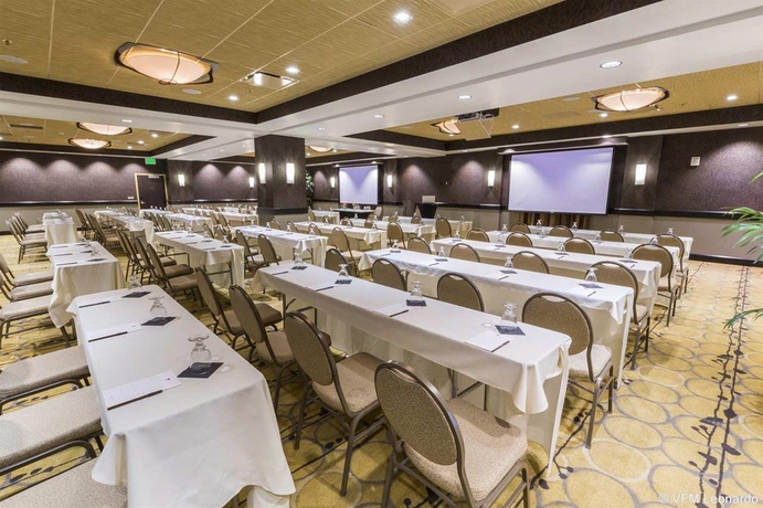 Imagen general del Hotel Doubletree By Hilton Rochester - The Strathallan. Foto 14