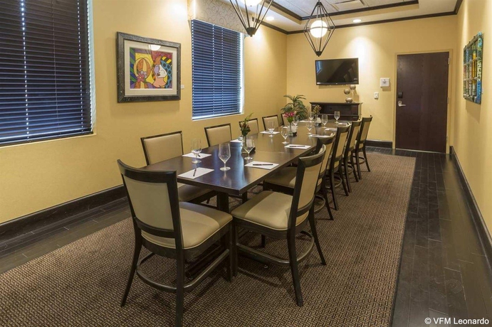 Imagen general del Hotel Doubletree By Hilton Rochester - The Strathallan. Foto 15