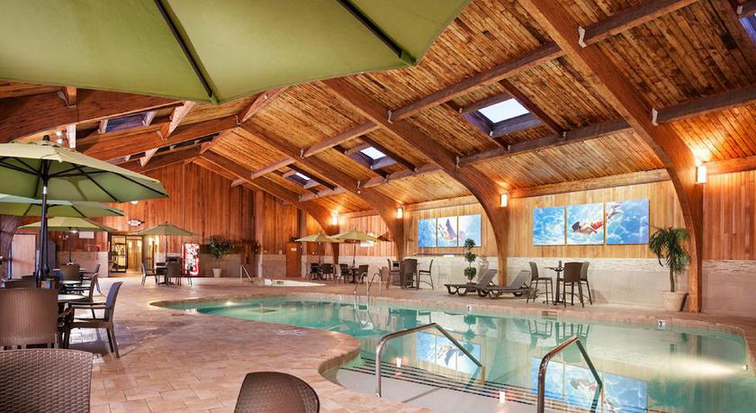 Imagen de la piscina del Hotel Doubletree By Hilton Roseville Minneapolis. Foto 13