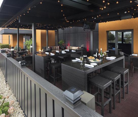 Imagen del bar/restaurante del Hotel Doubletree By Hilton Roseville Minneapolis. Foto 3