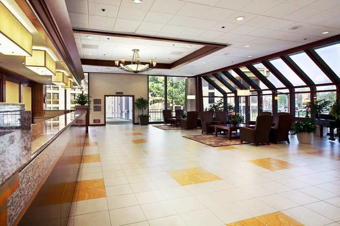 Imagen de los interiores del Hotel Doubletree By Hilton Sacramento. Foto 10