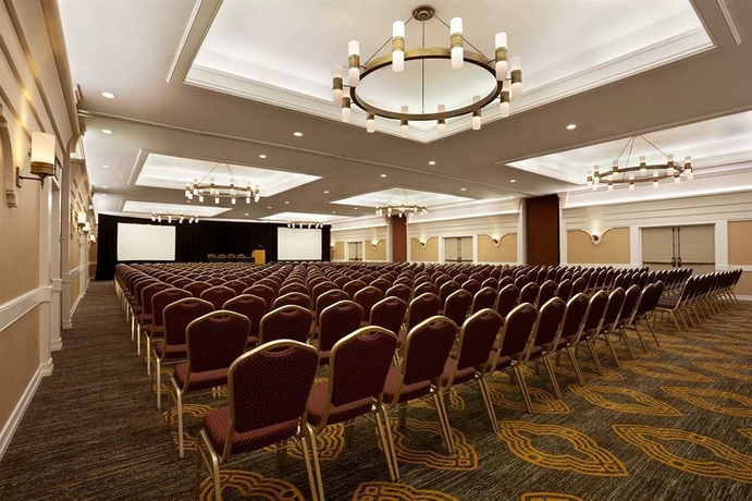 Imagen de los interiores del Hotel Doubletree By Hilton Salt Lake City Airport. Foto 9