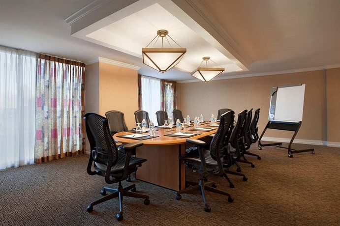 Imagen de los interiores del Hotel Doubletree By Hilton Salt Lake City Airport. Foto 11