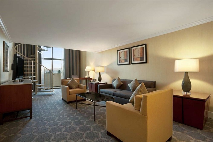 Imagen de los interiores del Hotel Doubletree By Hilton Salt Lake City Airport. Foto 13