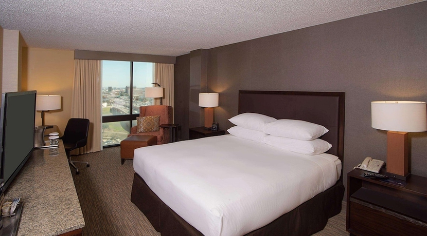 Imagen de la habitación del Hotel Doubletree By Hilton San Antonio Airport. Foto 7
