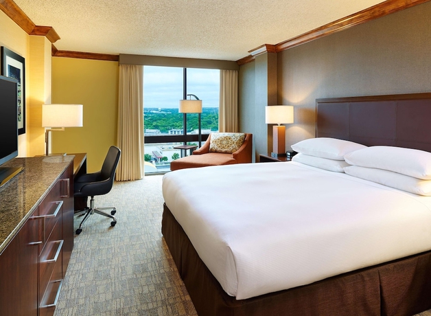 Imagen de la habitación del Hotel Doubletree By Hilton San Antonio Airport. Foto 13