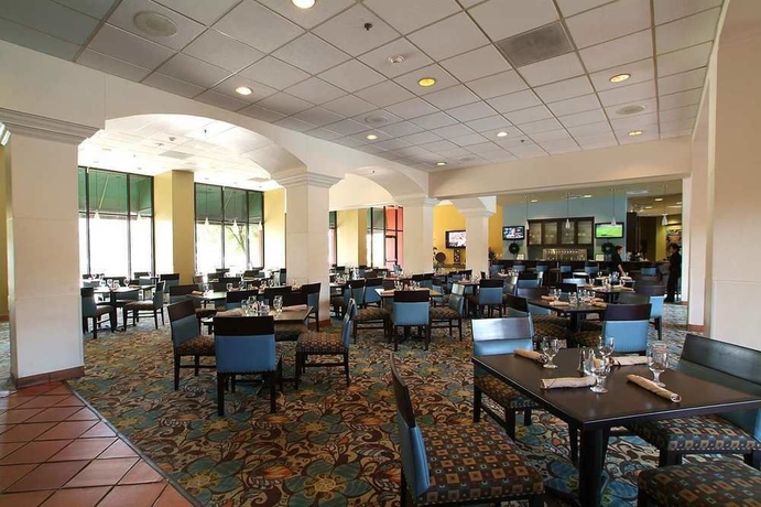 Imagen del bar/restaurante del Hotel Doubletree By Hilton San Antonio Downtown. Foto 3