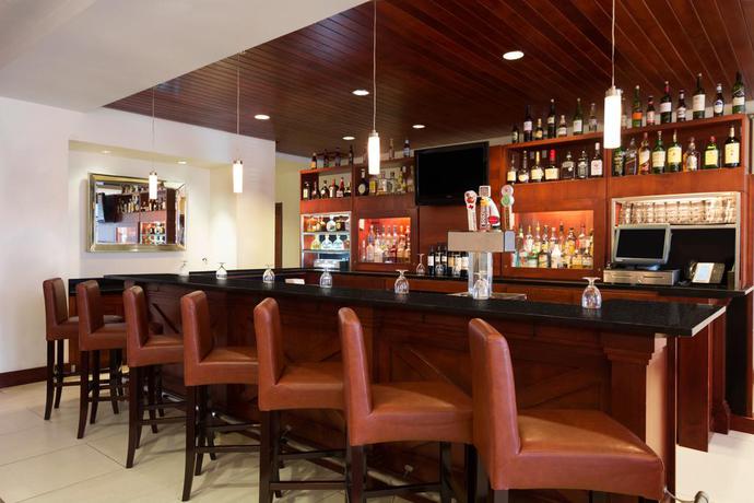 Imagen del bar/restaurante del Hotel Doubletree By Hilton San Antonio Northwest. Foto 4