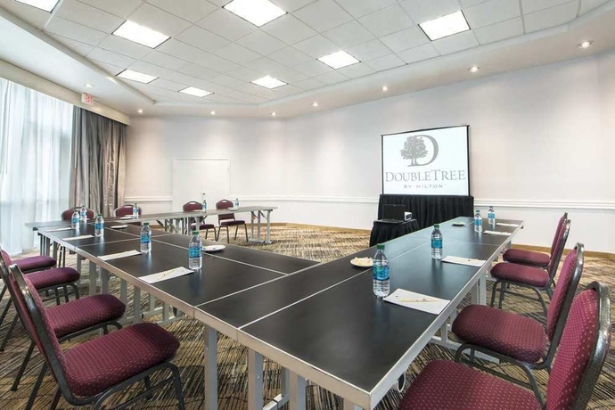 Imagen de los interiores del Hotel Doubletree By Hilton San Diego - Circle. Foto 11