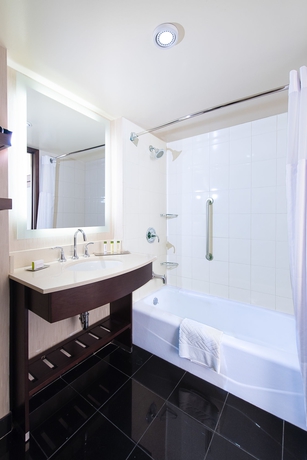 Imagen de la habitación del Hotel Doubletree By Hilton San Diego - Mission Valley. Foto 6