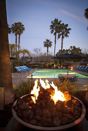 Imagen de la piscina del Hotel Doubletree By Hilton San Diego - Mission Valley. Foto 16