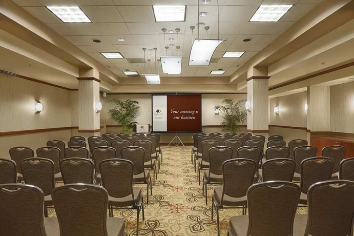 Imagen de los interiores del Hotel Doubletree By Hilton San Francisco Airport North. Foto 13