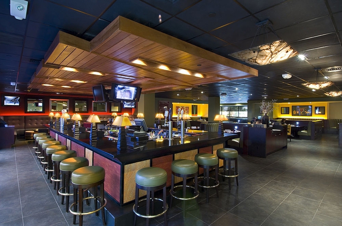 Imagen del bar/restaurante del Hotel Doubletree By Hilton San Francisco South Airport Blvd. Foto 2