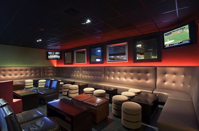 Imagen del bar/restaurante del Hotel Doubletree By Hilton San Francisco South Airport Blvd. Foto 3