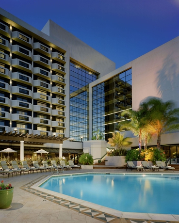 Imagen de la piscina del Hotel Doubletree By Hilton San Jose. Foto 8