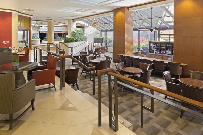 Imagen del bar/restaurante del Hotel Doubletree By Hilton San Jose. Foto 2