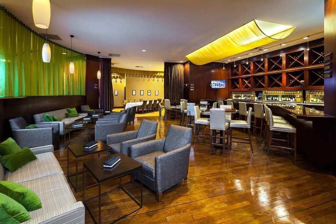 Imagen de los interiores del Hotel Doubletree By Hilton San Jose. Foto 7