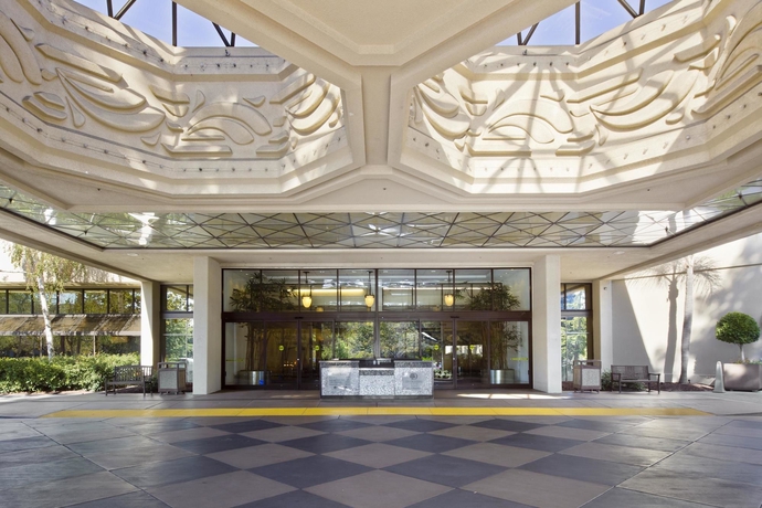 Imagen de los exteriores del Hotel Doubletree By Hilton San Jose. Foto 5