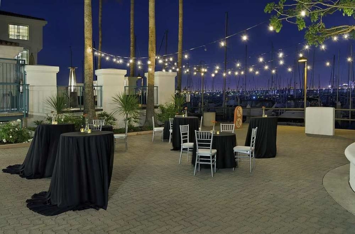 Imagen de los interiores del Hotel Doubletree By Hilton San Pedro - Port Of Los Angeles. Foto 10