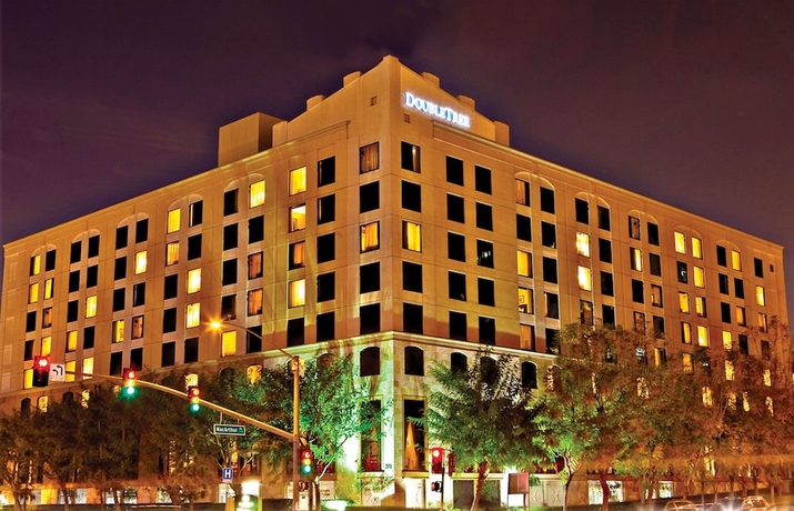 Imagen general del Hotel Doubletree By Hilton Santa Ana - Orange County Airport. Foto 1