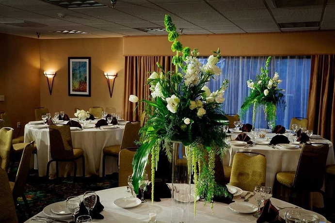 Imagen de los interiores del Hotel Doubletree By Hilton Santa Fe. Foto 8