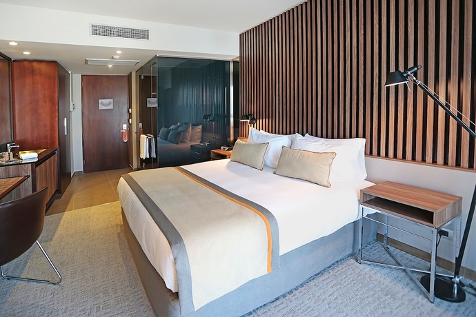 Imagen de la habitación del Hotel Doubletree By Hilton Santiago Kennedy. Foto 7