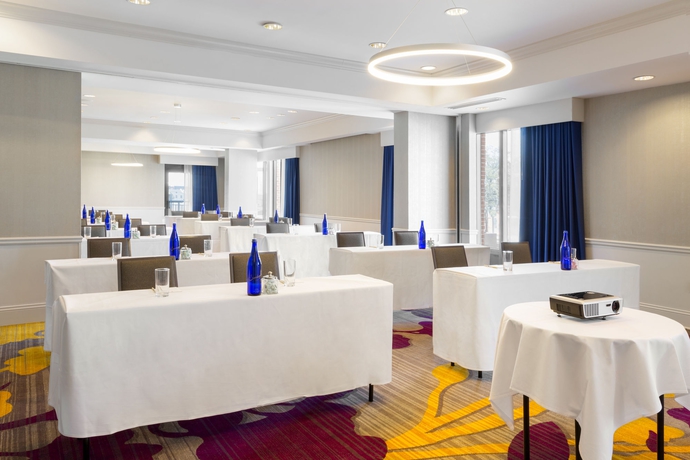 Imagen de los interiores del Hotel Doubletree By Hilton Savannah Historic District. Foto 5