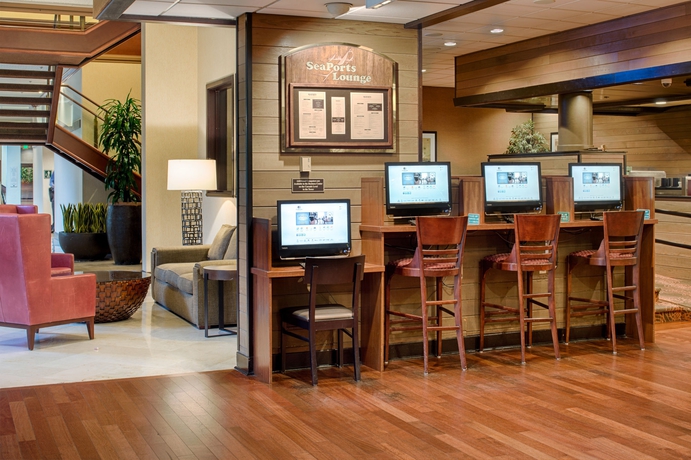 Imagen de los interiores del Hotel Doubletree By Hilton Seattle Airport. Foto 13