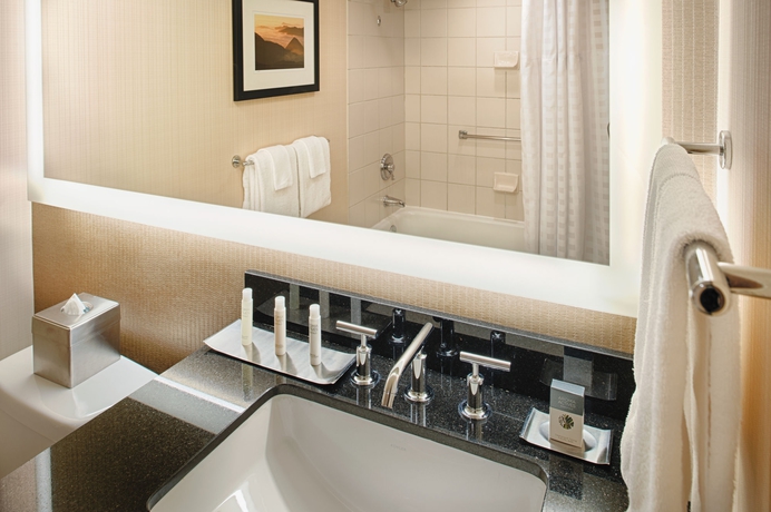 Imagen de la habitación del Hotel Doubletree By Hilton Seattle Airport. Foto 7