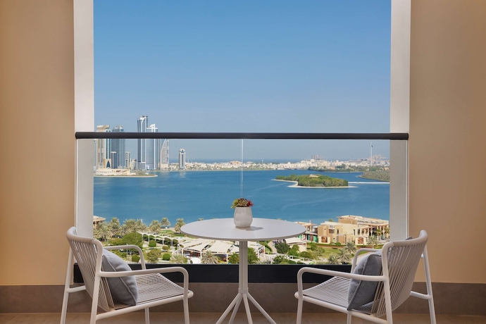 Imagen de la habitación del Hotel Doubletree By Hilton Sharjah Waterfront And Residences. Foto 1