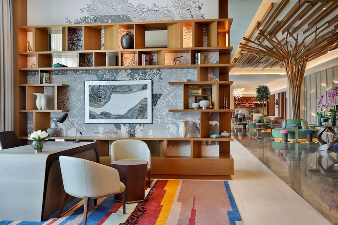 Imagen de los interiores del Hotel Doubletree By Hilton Sharjah Waterfront And Residences. Foto 16