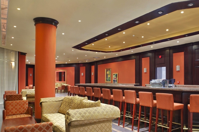 Imagen del bar/restaurante del Hotel Doubletree By Hilton Sharm El Sheikh - Sharks Bay Resort. Foto 3