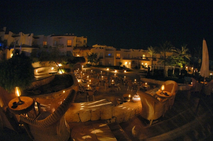Imagen de los exteriores del Hotel Doubletree By Hilton Sharm El Sheikh - Sharks Bay Resort. Foto 11