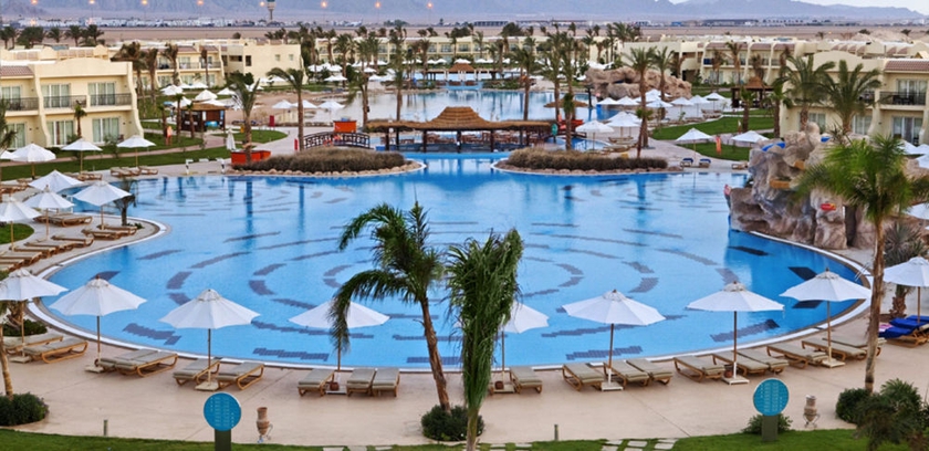 Imagen de los exteriores del Hotel Doubletree By Hilton Sharm El Sheikh - Sharks Bay Resort. Foto 13