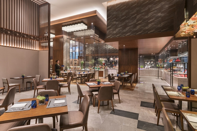 Imagen del bar/restaurante del Hotel Doubletree By Hilton Shiyan. Foto 6