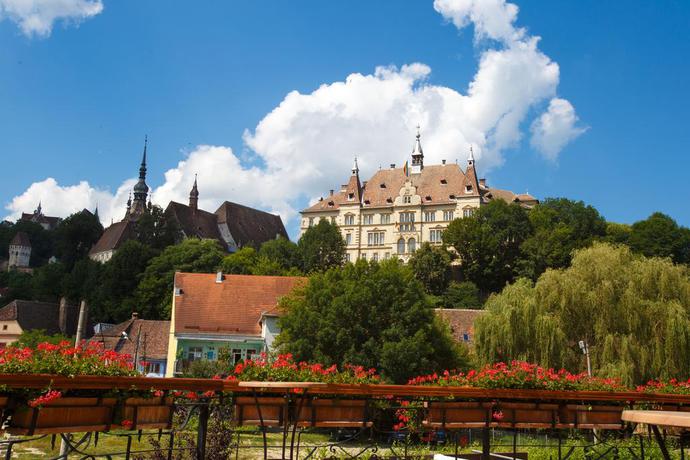 Imagen de los exteriores del Hotel Doubletree By Hilton Sighisoara - Cavaler. Foto 8