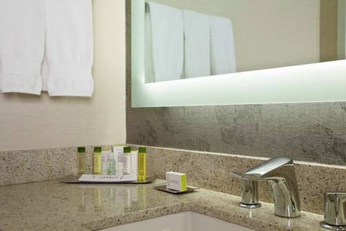 Imagen de la habitación del Hotel Doubletree By Hilton South Bend. Foto 3