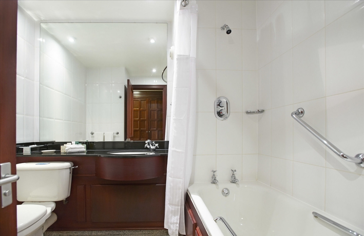 Imagen de la habitación del Hotel Doubletree By Hilton Southampton. Foto 11