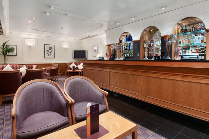 Imagen del bar/restaurante del Hotel Doubletree By Hilton Southampton. Foto 7