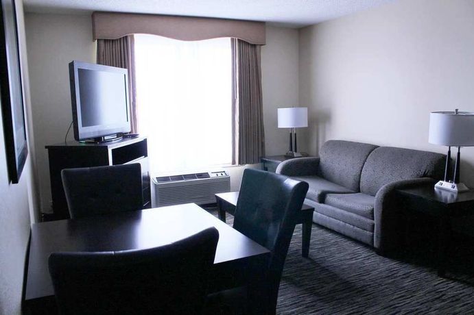 Imagen de los interiores del Hotel Doubletree By Hilton Springdale. Foto 14