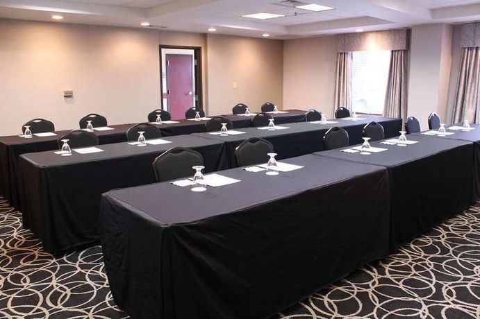 Imagen del bar/restaurante del Hotel Doubletree By Hilton Springdale. Foto 5