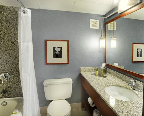 Imagen de la habitación del Hotel Doubletree By Hilton St. Louis At Westport. Foto 2