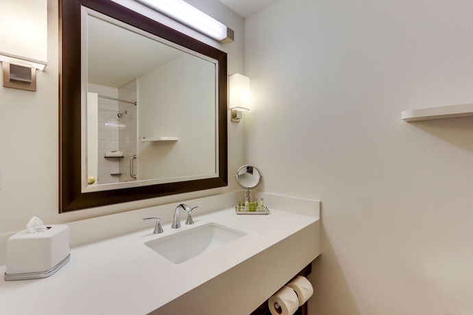 Imagen de la habitación del Hotel Doubletree By Hilton St. Louis Forest Park. Foto 10