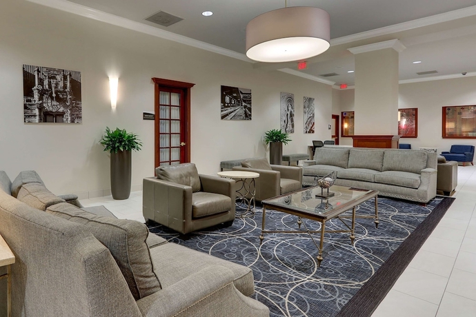 Imagen de los interiores del Hotel Doubletree By Hilton St. Louis Forest Park. Foto 17