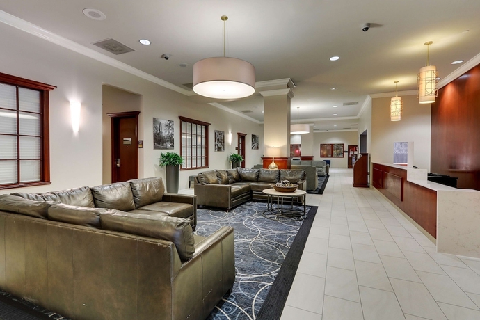 Imagen de los interiores del Hotel Doubletree By Hilton St. Louis Forest Park. Foto 18