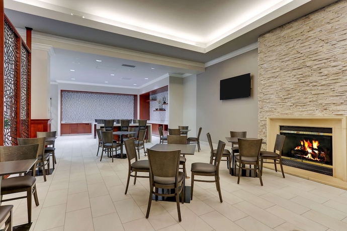 Imagen del bar/restaurante del Hotel Doubletree By Hilton St. Louis Forest Park. Foto 2