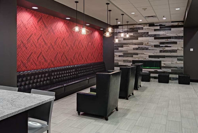 Imagen de los interiores del Hotel Doubletree By Hilton St. Paul Downtown. Foto 12