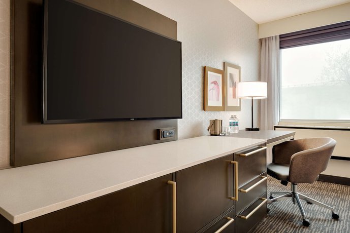 Imagen de la habitación del Hotel Doubletree By Hilton St. Paul East. Foto 2