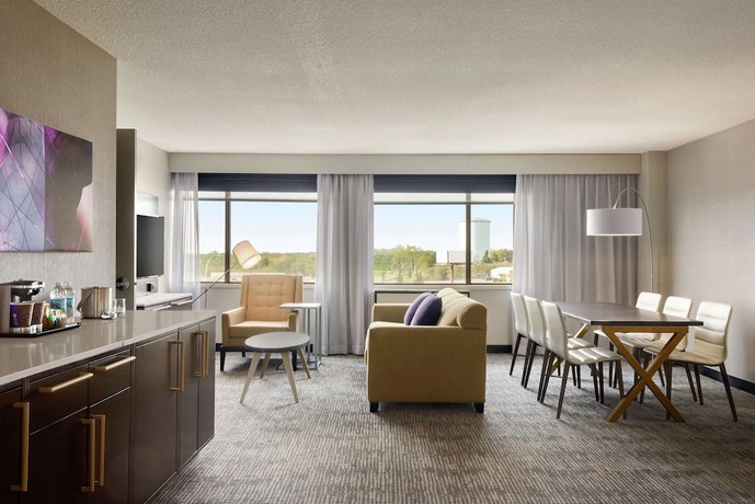 Imagen de la habitación del Hotel Doubletree By Hilton St. Paul East. Foto 7