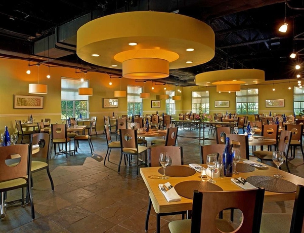 Imagen del bar/restaurante del Hotel Doubletree By Hilton Sunrise - Sawgrass Mills. Foto 4